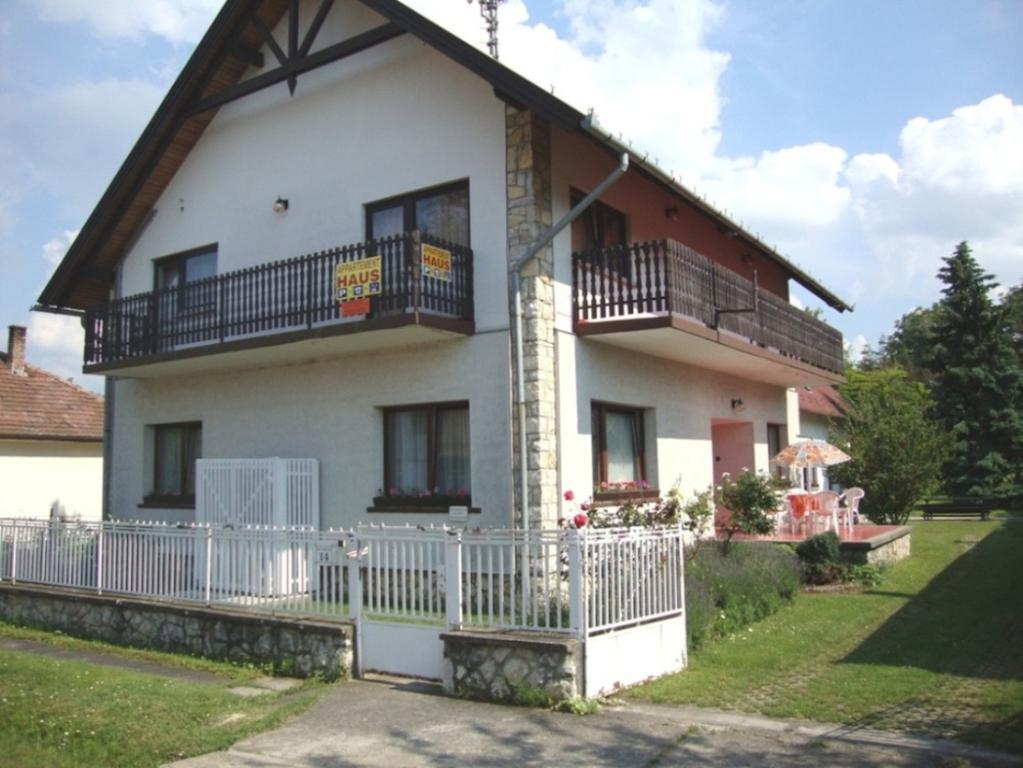 BalatonboglárGyongyvirag Vendeghazアパートメント 部屋 写真